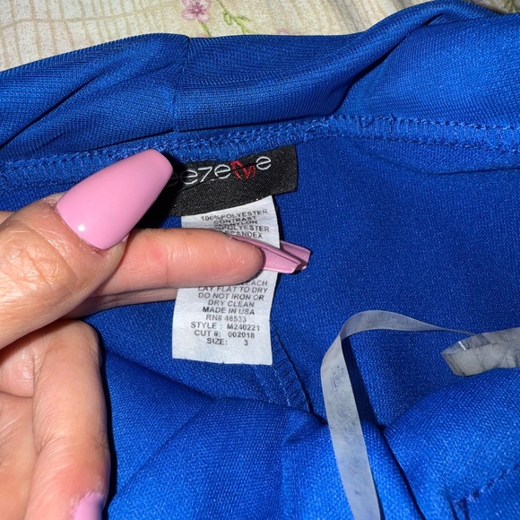 Dress - Picture 4 of 4